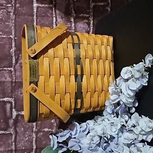 Longaberger 🎄Collectors Club Membership Handwoven Basket